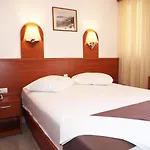 Aurora Otel 3*