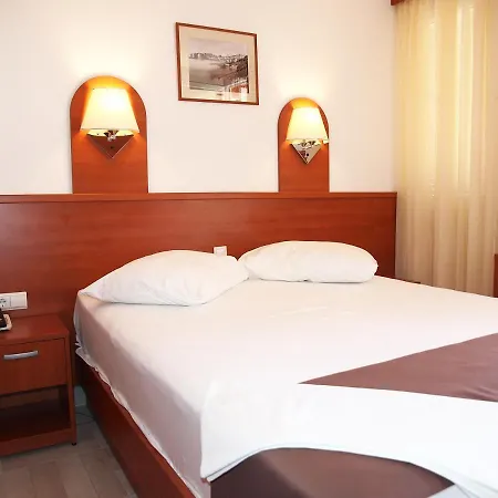 Aurora Hotel 3*
