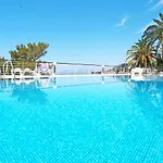 Aurora Hotel 3*