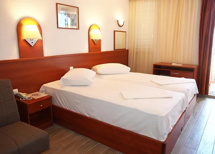 Aurora Hotel Podgora (Split-Dalmatia)