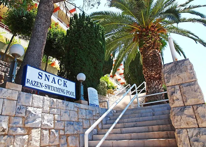 Aurora מלון פודגורה